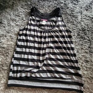 Women's Julie's Closet Black Grey Tank Embroidery Size 1X